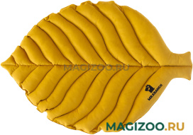 Лежанка для собак Mr.Kranch Листочек средняя двусторонняя с имитацией кожи охра 90 х 65 х 5 см (1 шт) 